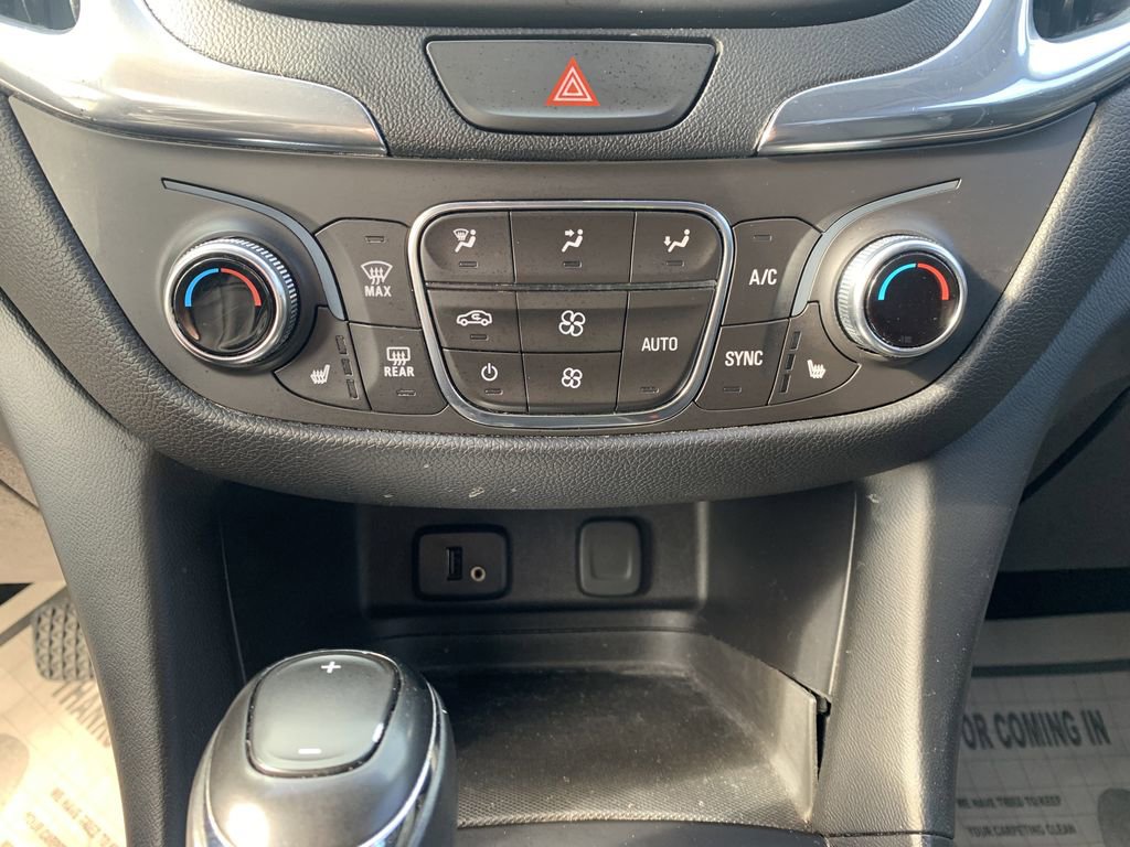 Used 2018 Chevrolet Equinox LT image 21