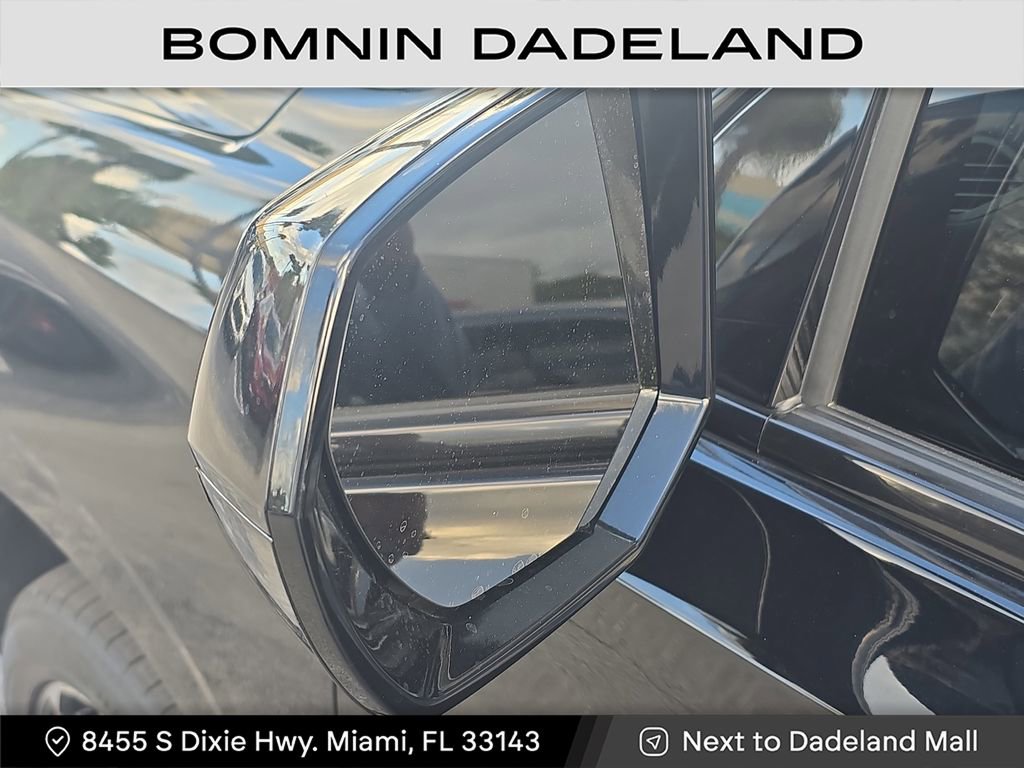 Used 2023 Chevrolet Suburban RST image 9