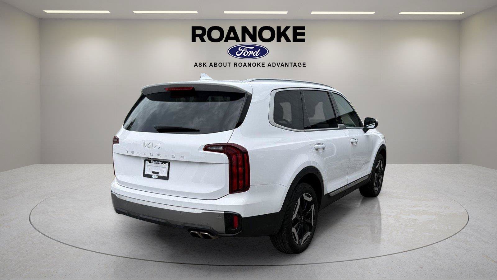 Used 2025 Kia Telluride S FWD image 11