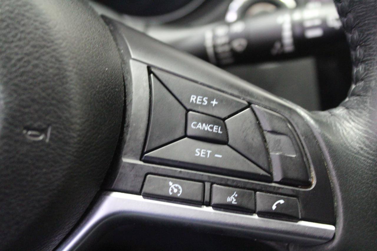 Used 2018 Nissan Rogue SV image 10