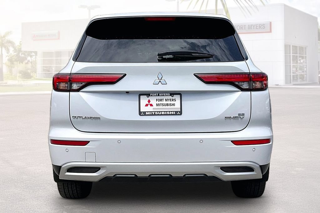 Used 2024 Mitsubishi Outlander SE AWD/4WD image 16