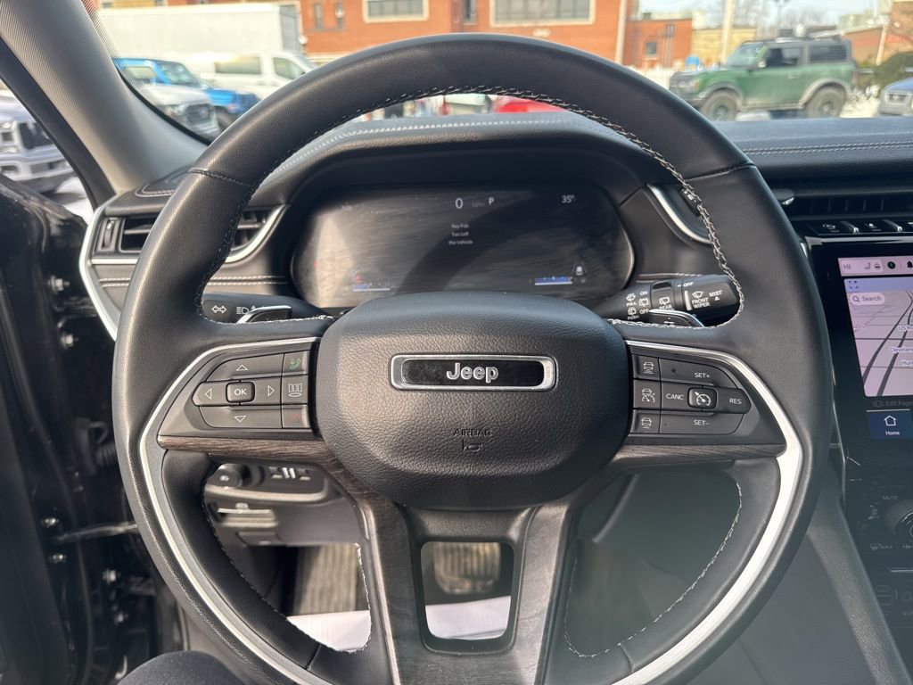 Used 2023 Jeep Grand Cherokee Limited image 23