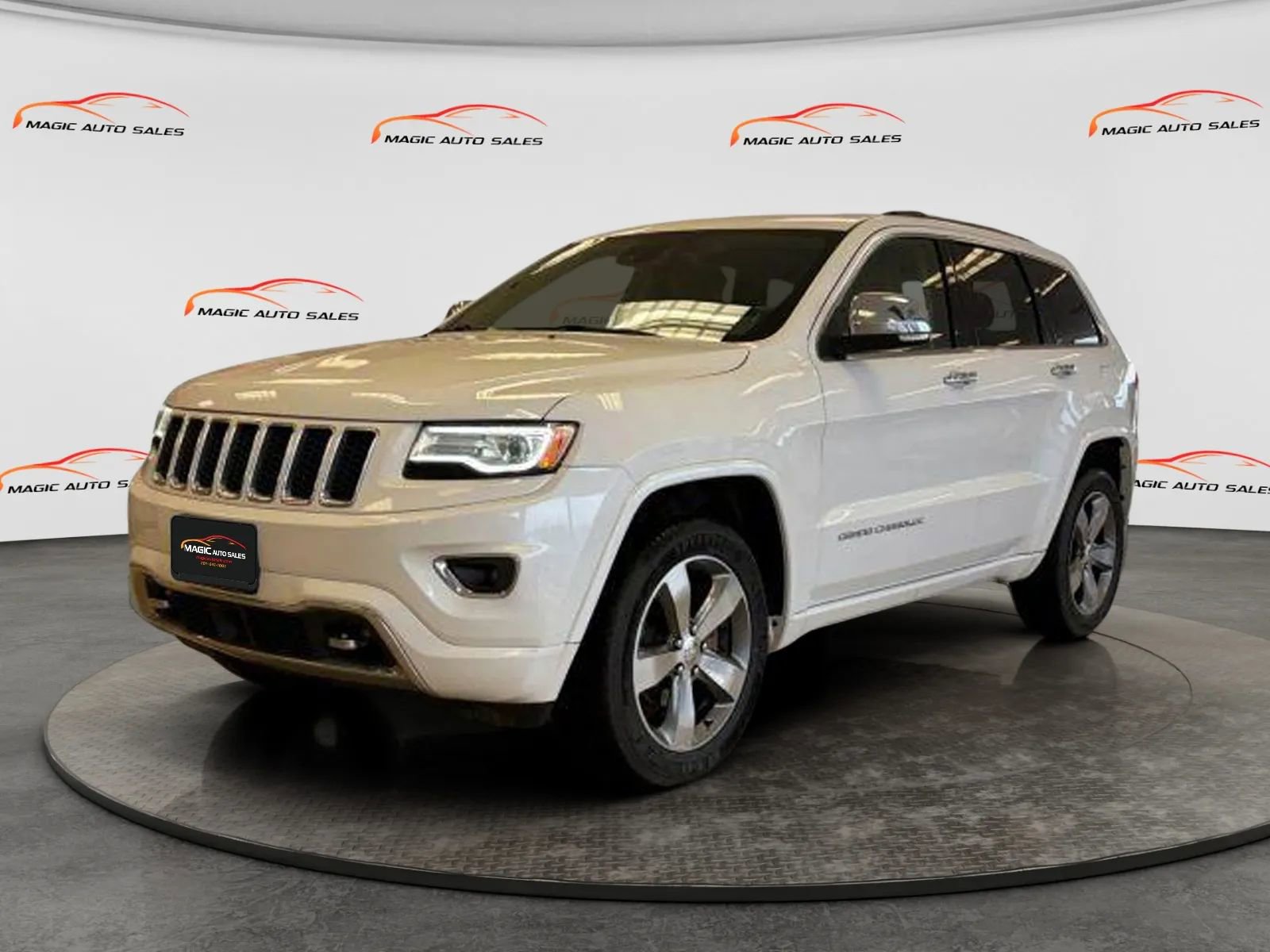 Used 2016 Jeep Grand Cherokee Overland w/ Advanced Technology Group AWD/4WD image 1