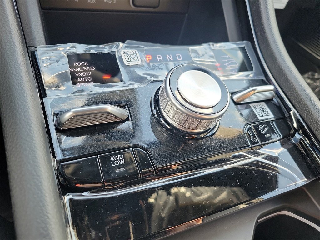 New 2024 Jeep Grand Cherokee Overland image 6