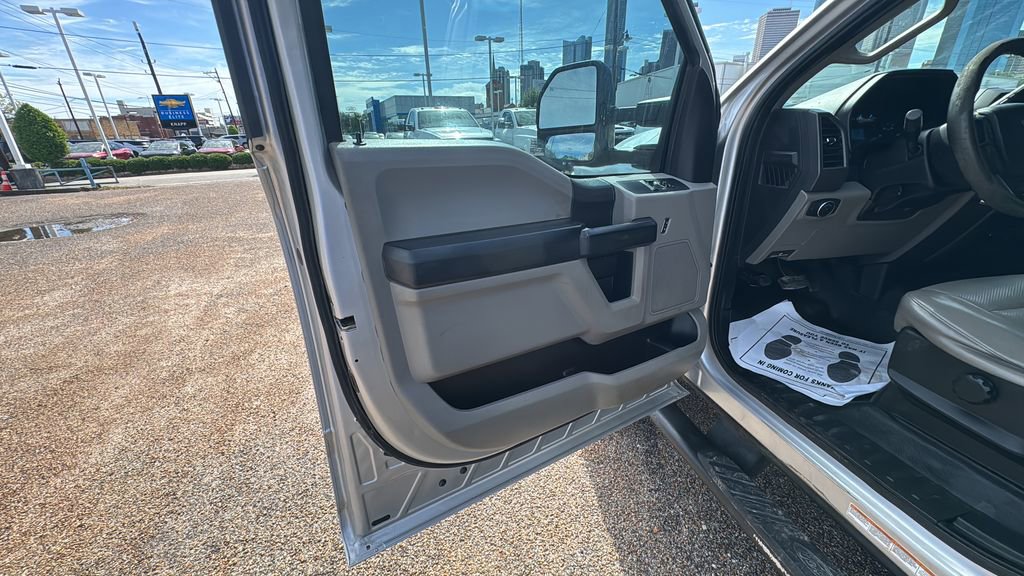 Used 2017 Ford F450 XL w/ Power Equipment Group image 16