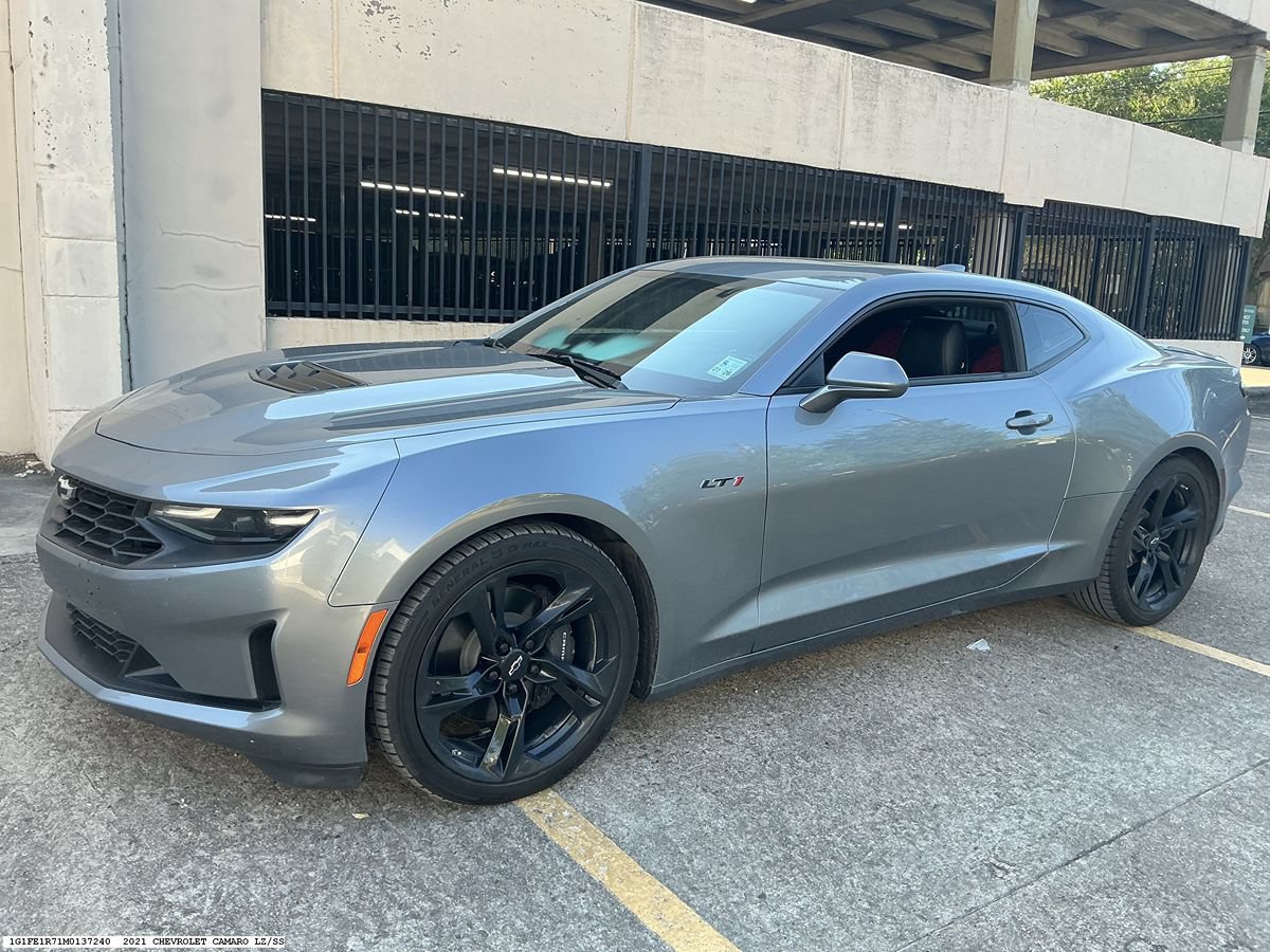 Used 2021 Chevrolet Camaro LT RWD image 4