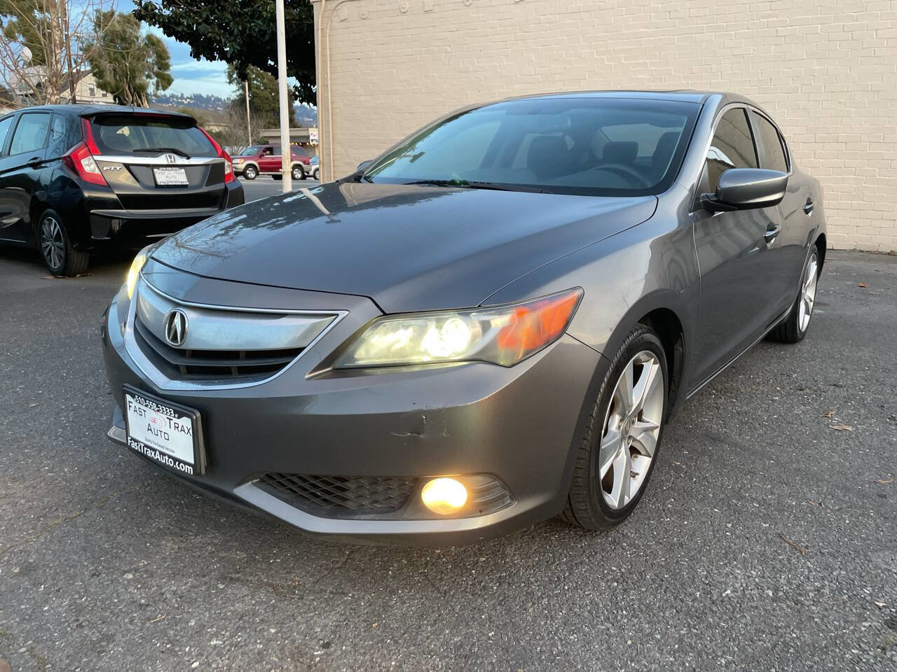 Used 2014 Acura ILX w/ Technology Package image 2