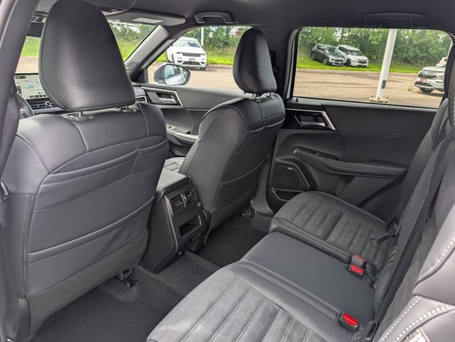 New 2026 Mitsubishi Outlander LE AWD/4WD image 5
