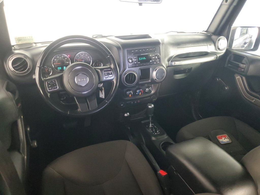 Used 2018 Jeep Wrangler Unlimited Sport w/ Connectivity Group AWD/4WD image 15