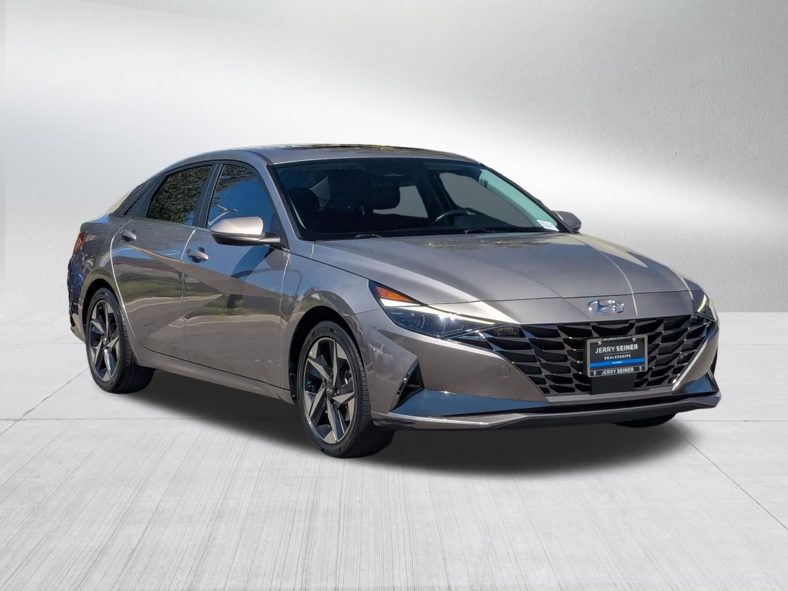 Used 2023 Hyundai Elantra Limited image 7