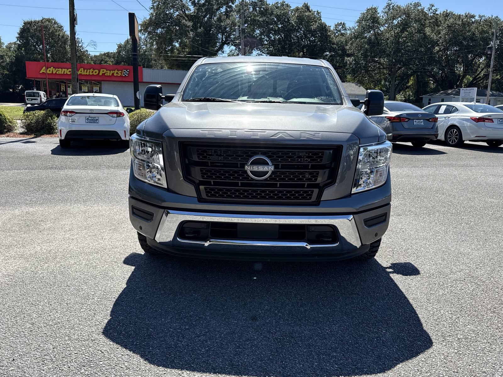 Used 2024 Nissan Titan SV w/ SV Convenience Package AWD/4WD image 8