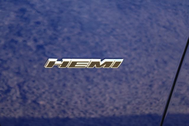 Used 2019 Dodge Challenger R/T RWD image 10