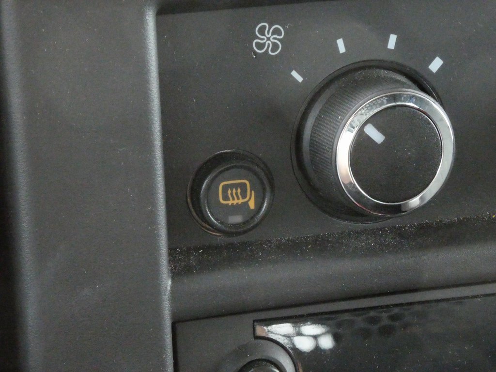 Used 2024 Chevrolet Express 2500 w/ Driver Convenience Package image 17