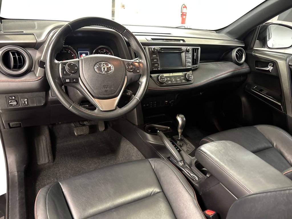 Used 2016 Toyota RAV4 SE image 26