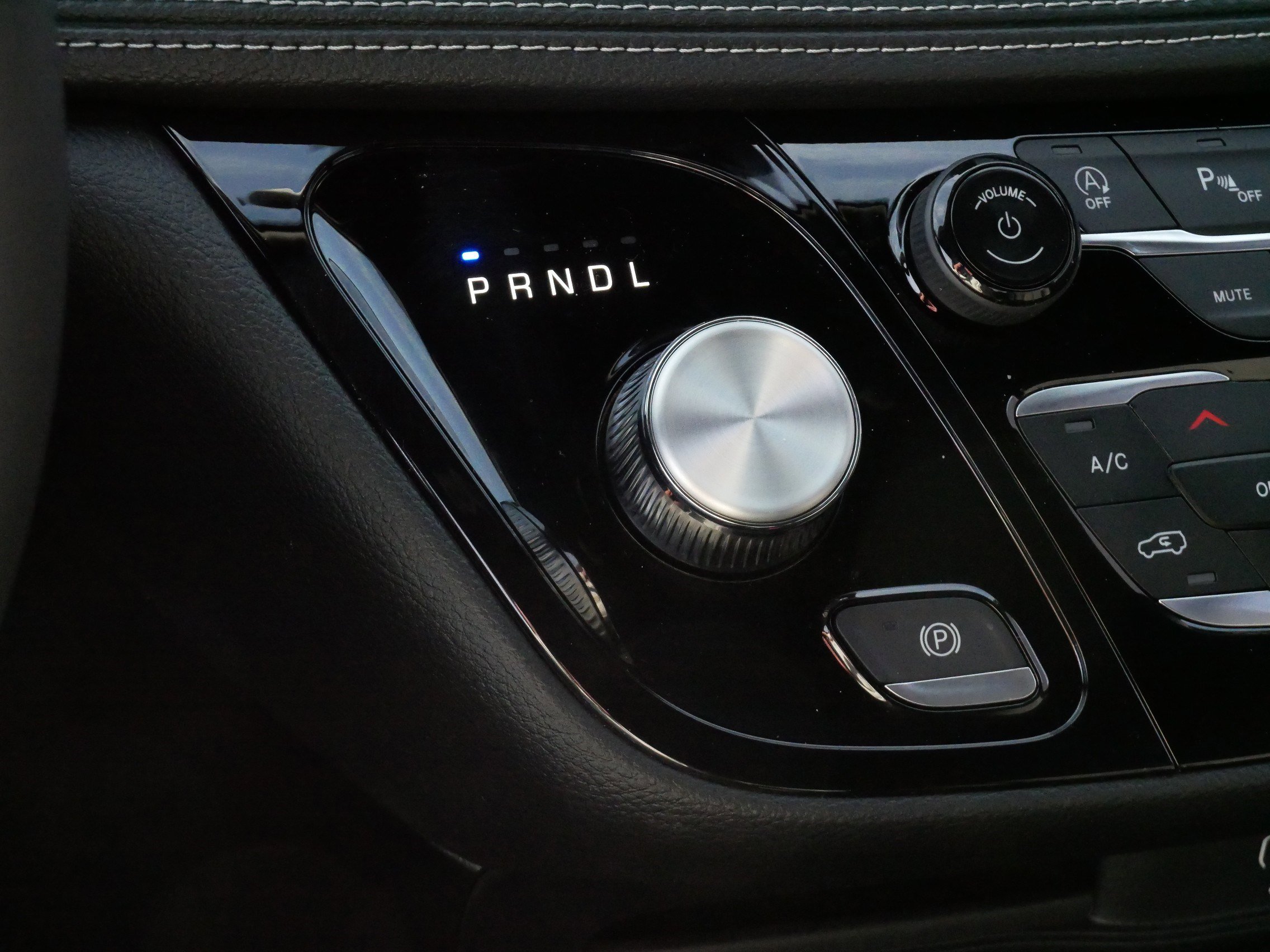 Used 2026 Chrysler Pacifica Select image 24