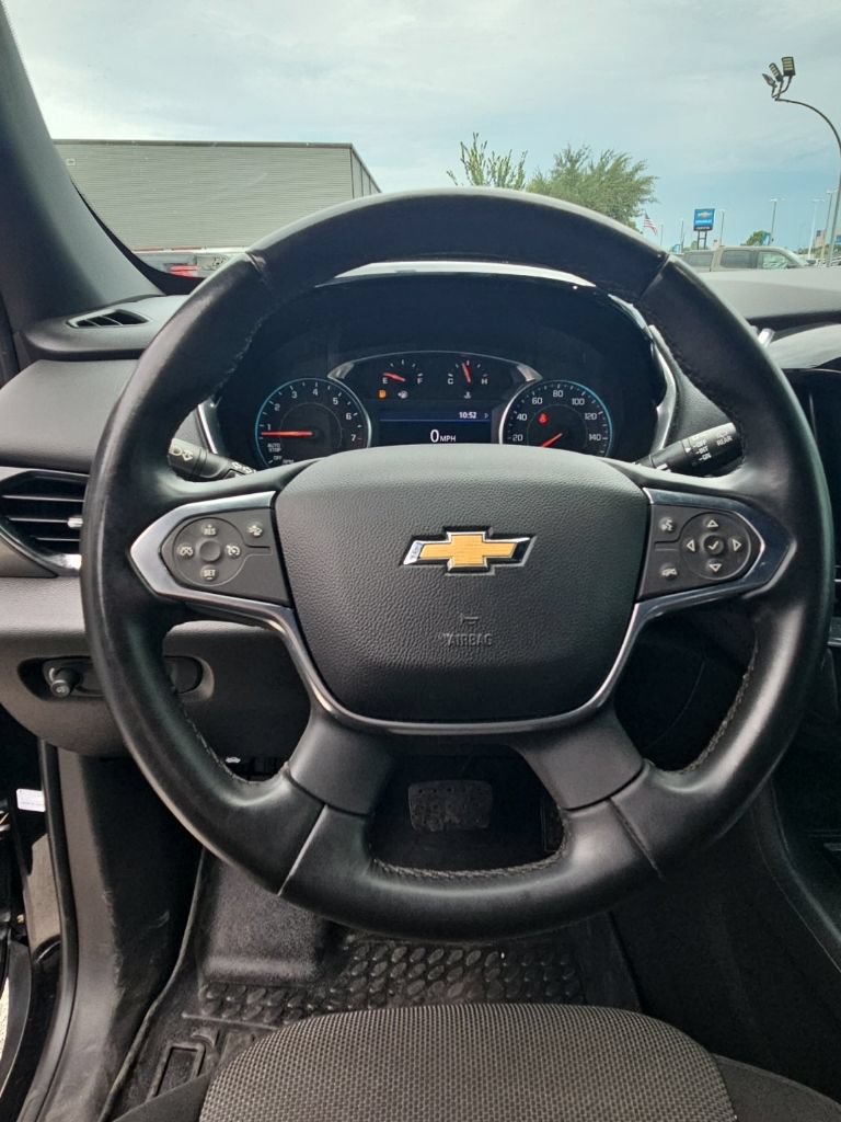 Used 2023 Chevrolet Traverse LT FWD image 13