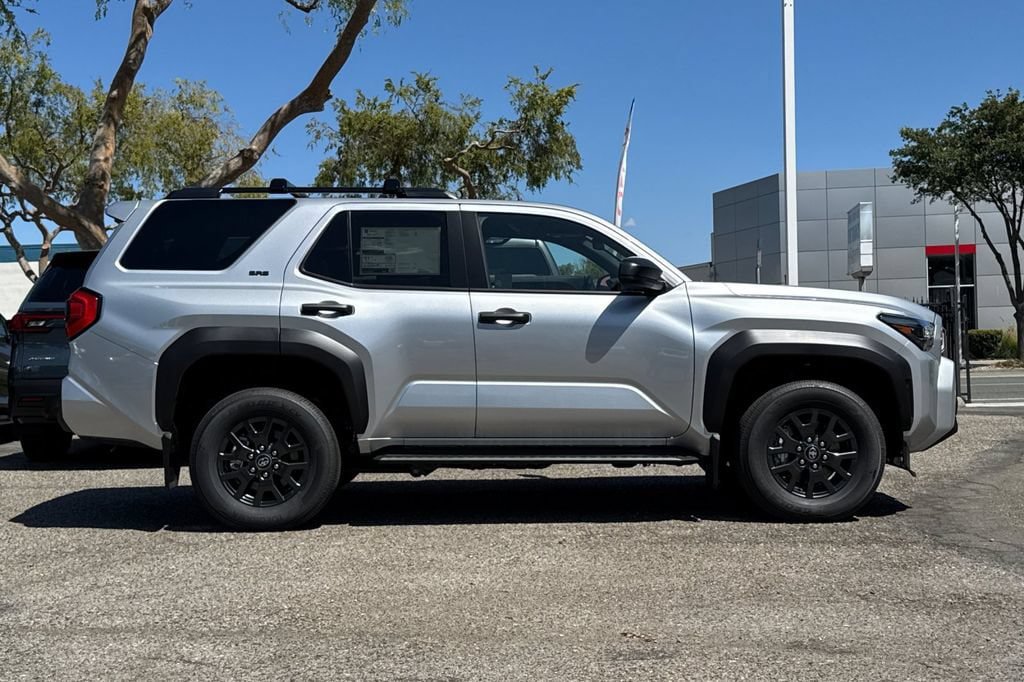 New 2026 Toyota 4Runner SR5 AWD/4WD image 4