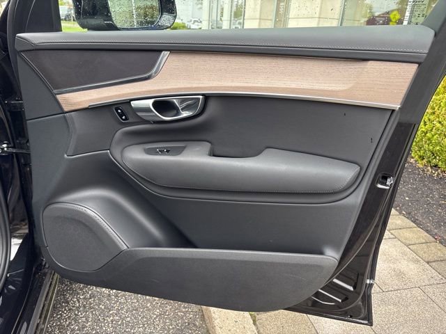 Used 2025 Volvo XC90 B6 Plus AWD/4WD image 16