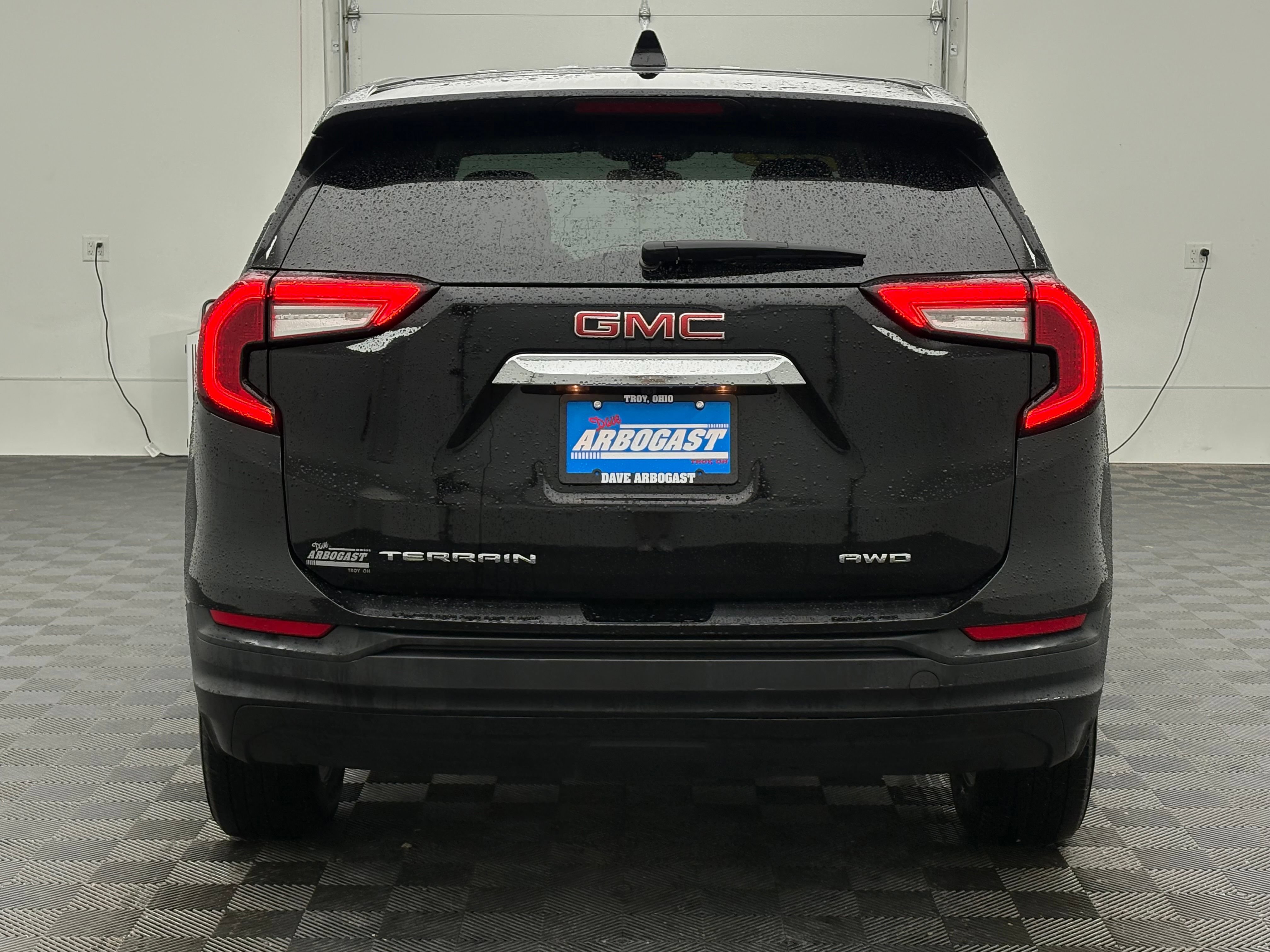 Used 2024 GMC Terrain SLE AWD/4WD image 7