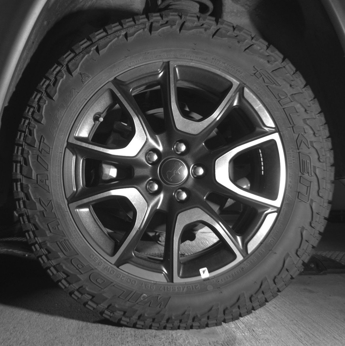 Used 2025 Jeep Compass Trailhawk image 14