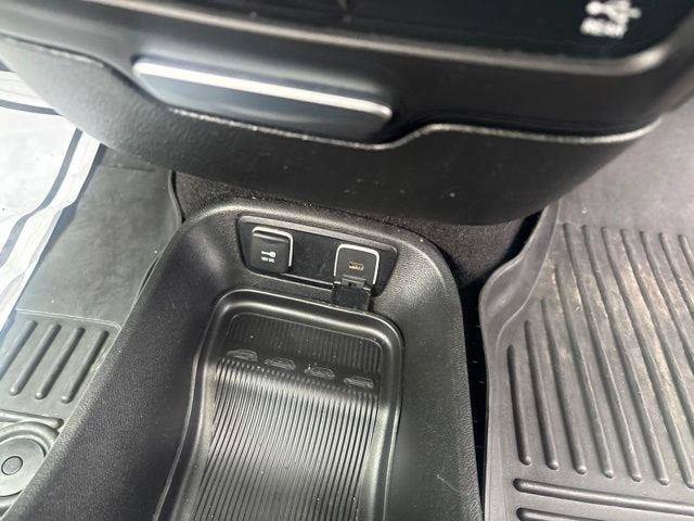 Used 2018 Chrysler Pacifica Touring-L Plus FWD image 19