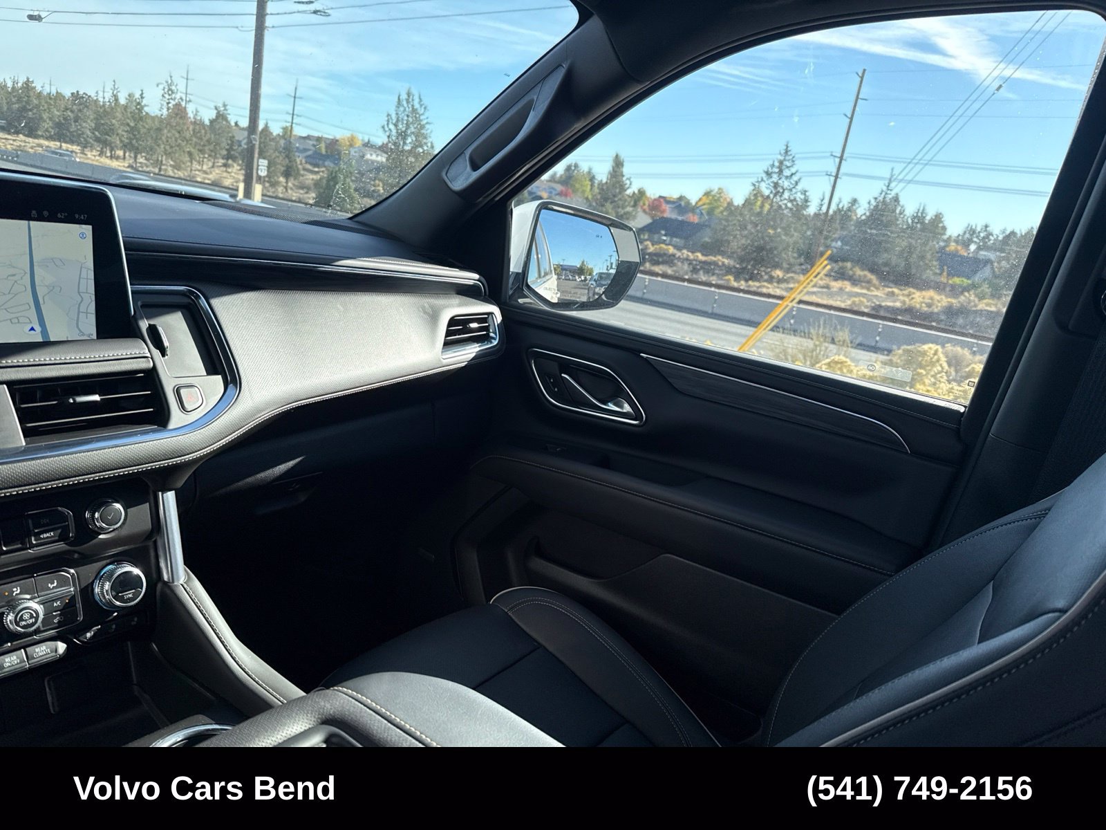 Used 2023 GMC Yukon SLT w/ SLT Premium Package AWD/4WD image 12