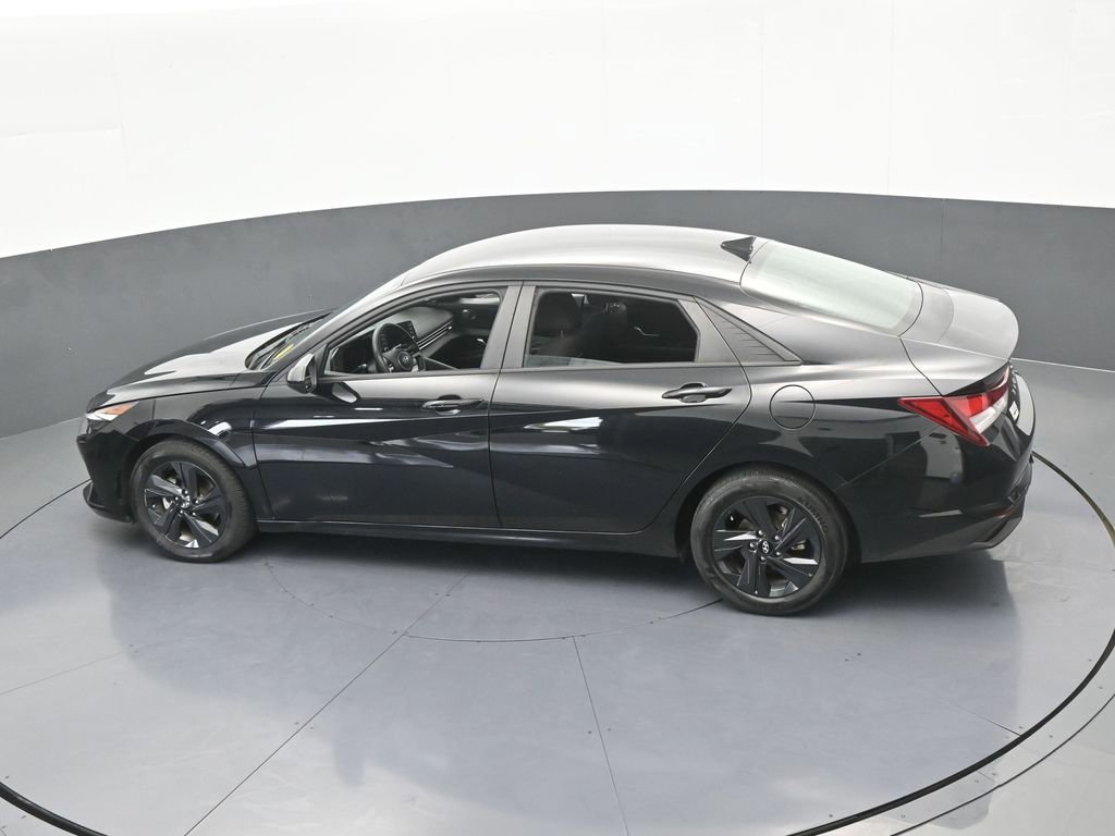 Used 2023 Hyundai Elantra SEL image 48