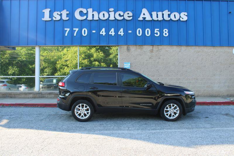 Used 2017 Jeep Cherokee Sport FWD image 8