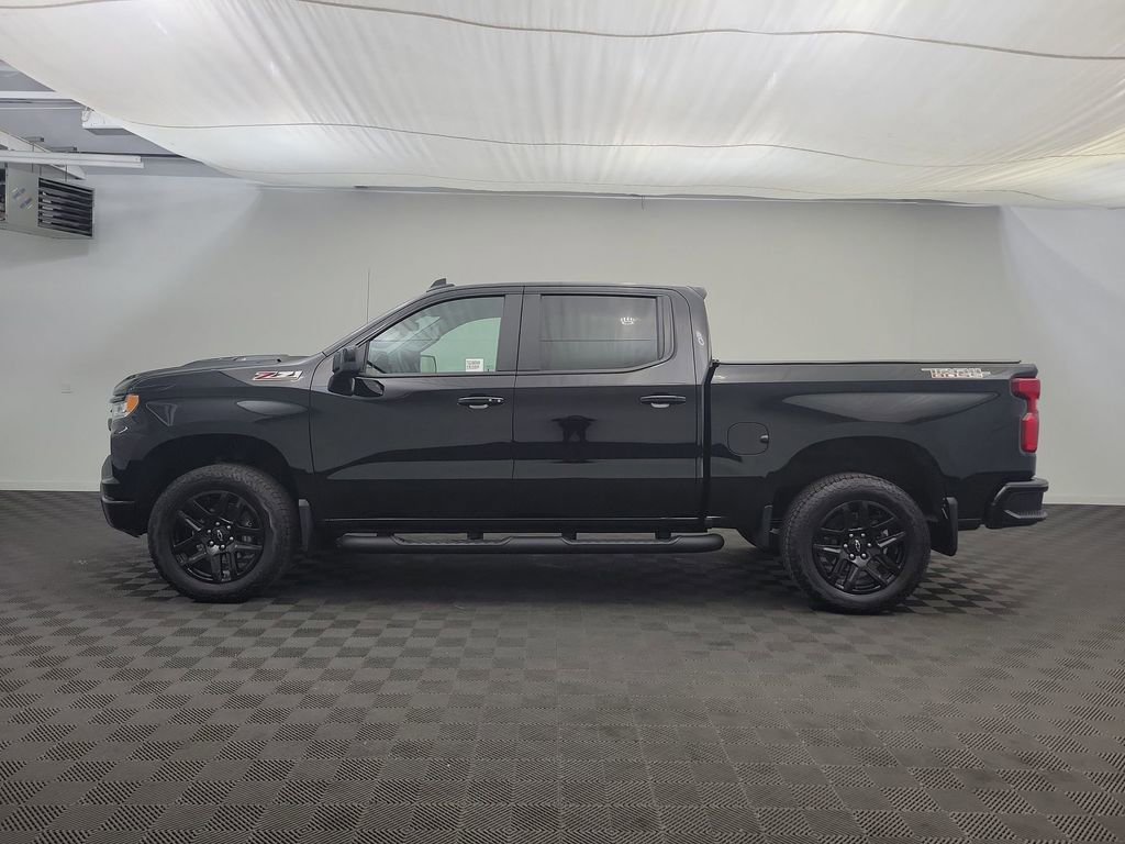 Used 2025 Chevrolet Silverado 1500 LT Trail Boss w/ Convenience Package II image 2