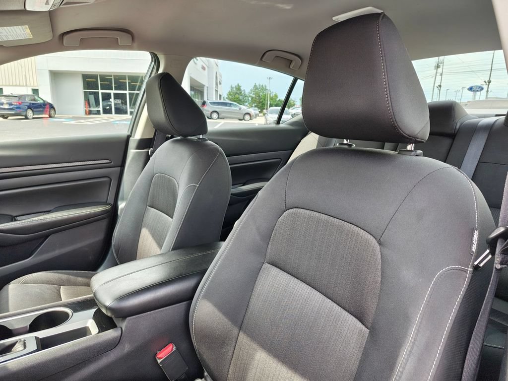Used 2024 Nissan Altima 2.5 SV FWD image 11