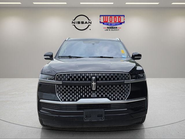 Used 2025 Lincoln Navigator Reserve AWD/4WD image 6