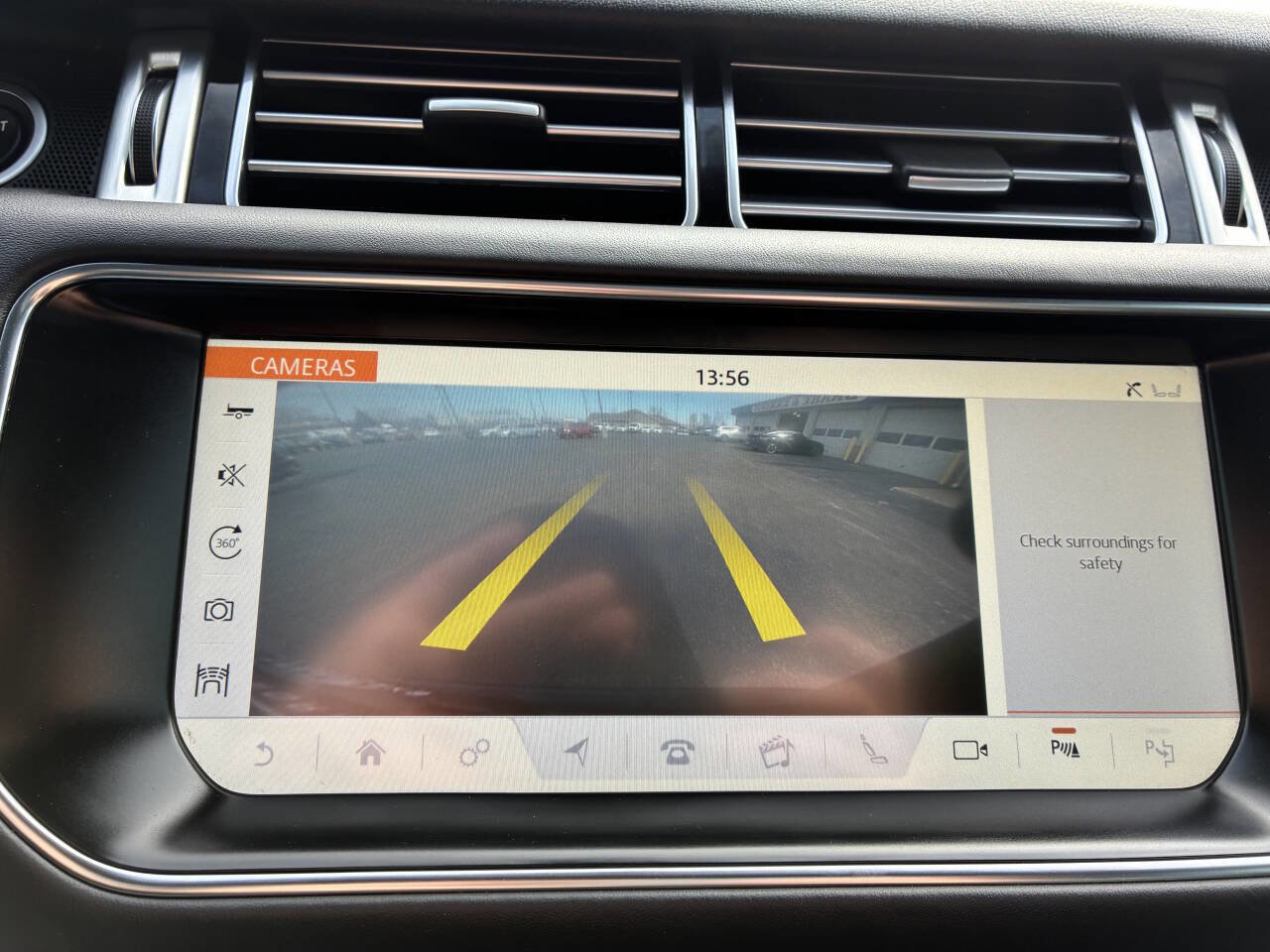 Used 2017 Land Rover Range Rover Supercharged image 31