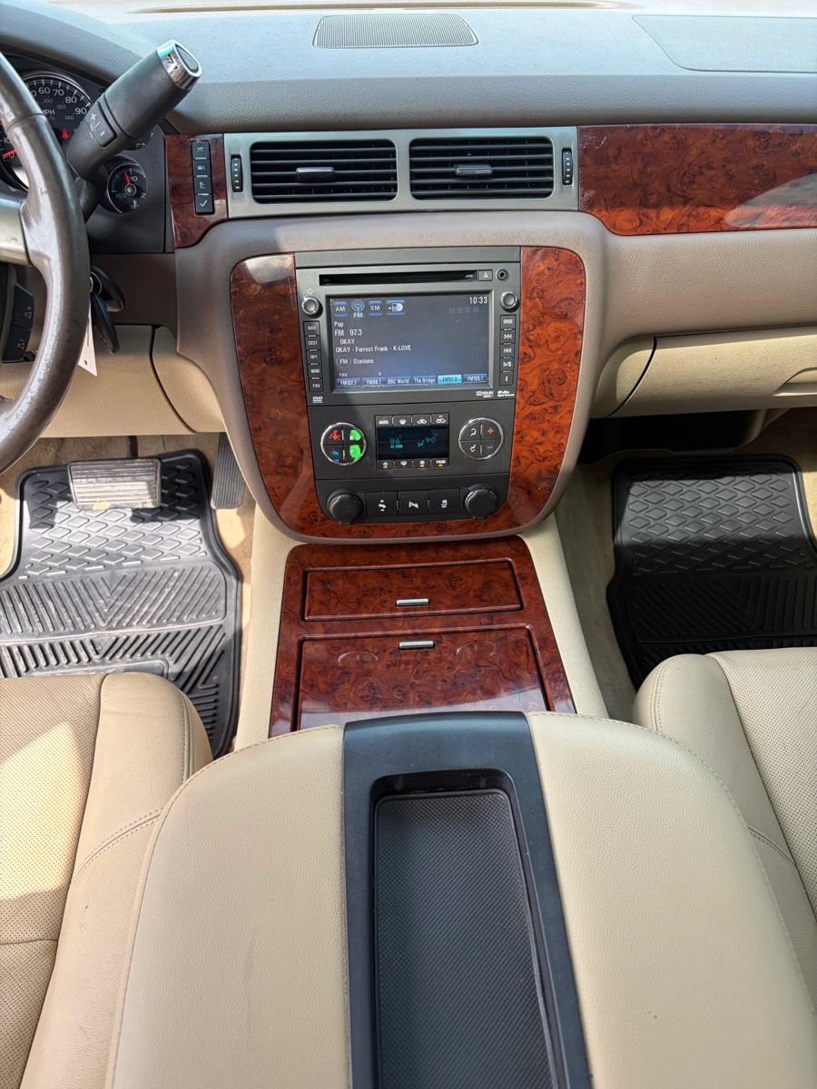 Used 2013 Chevrolet Avalanche LTZ RWD image 12