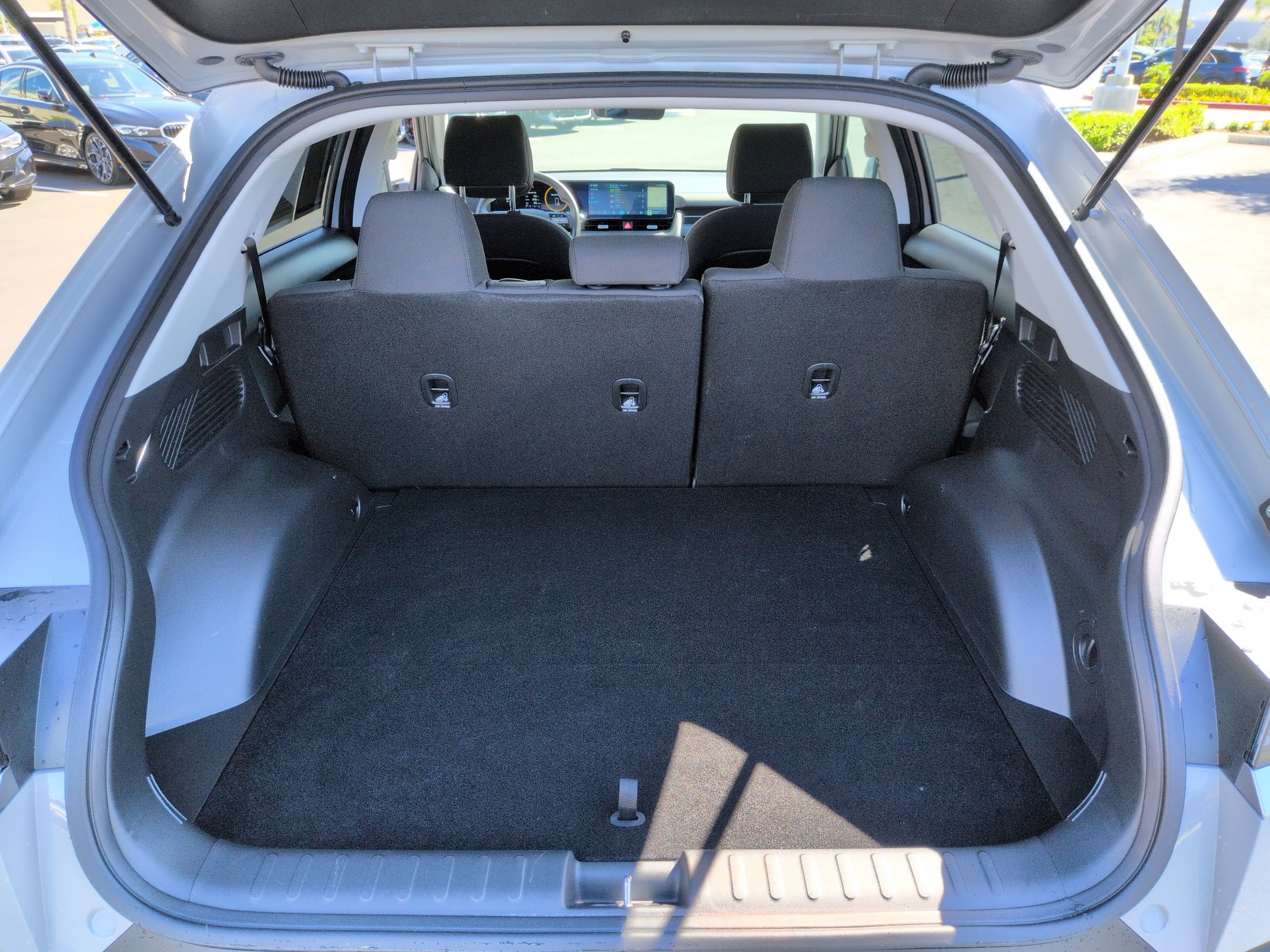 Used 2025 Hyundai Ioniq 5 SE RWD image 30
