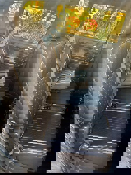 Used 2024 Volkswagen Tiguan SE image 19