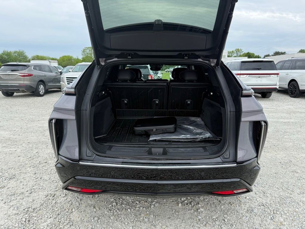 Certified 2025 Cadillac Lyriq Luxury w/ LPO, Floor Liner Package AWD/4WD image 13