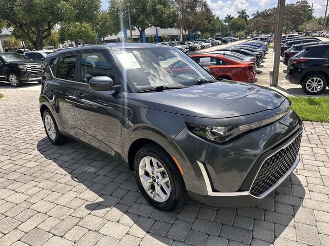 Used 2024 Kia Soul LX w/ Option Group 015 FWD image 16