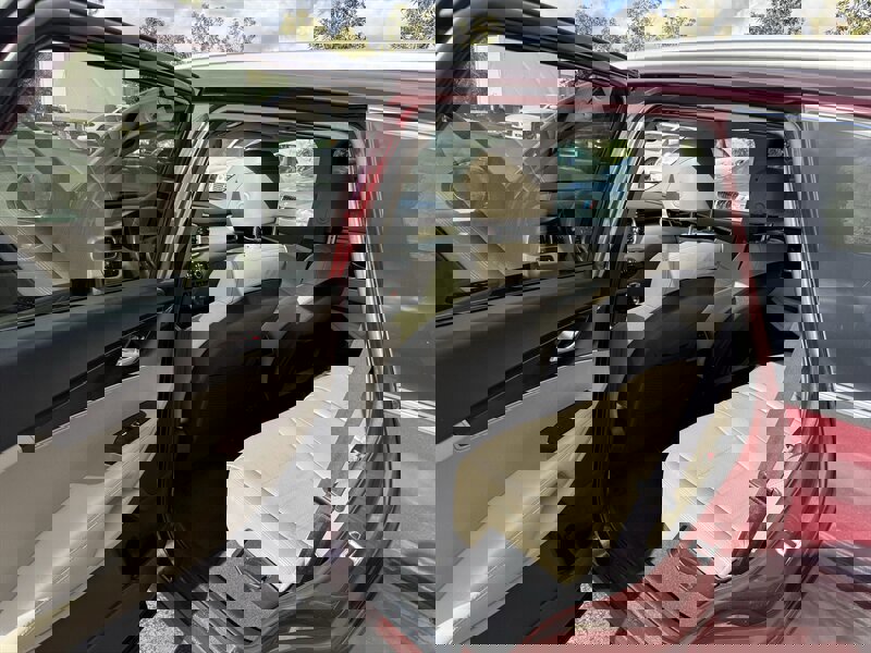 Used 2017 Kia Sorento LX w/ LX Convenience Package image 18