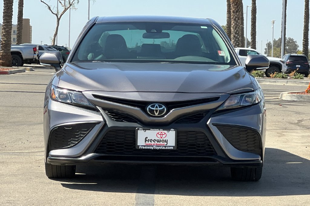 Used 2024 Toyota Camry SE FWD image 11
