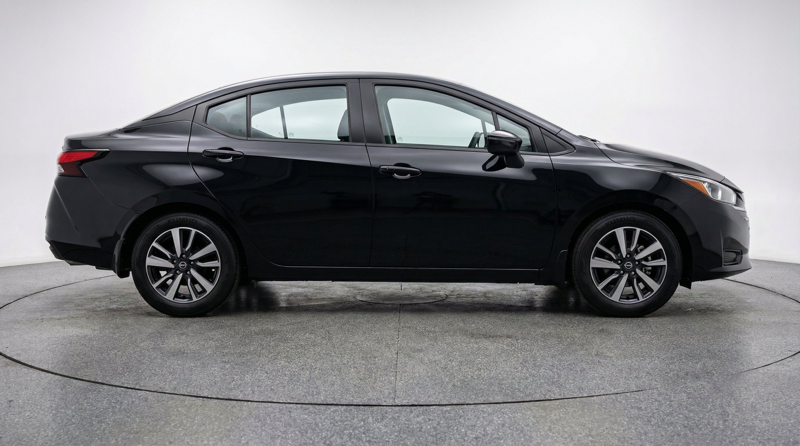 Used 2025 Nissan Versa SV FWD image 11
