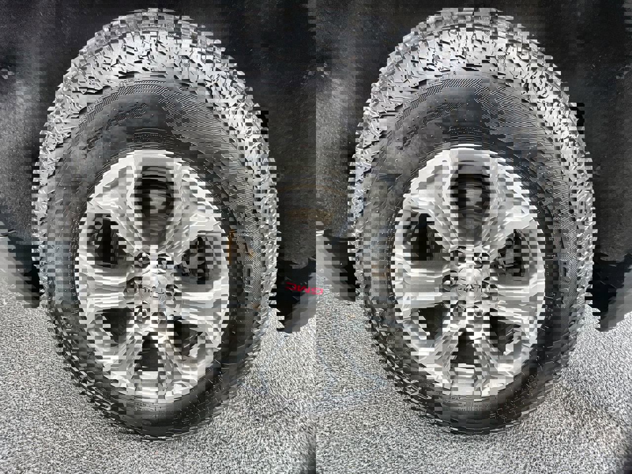 Used 2022 GMC Sierra 1500 SLT w/ SLT Convenience Package image 33