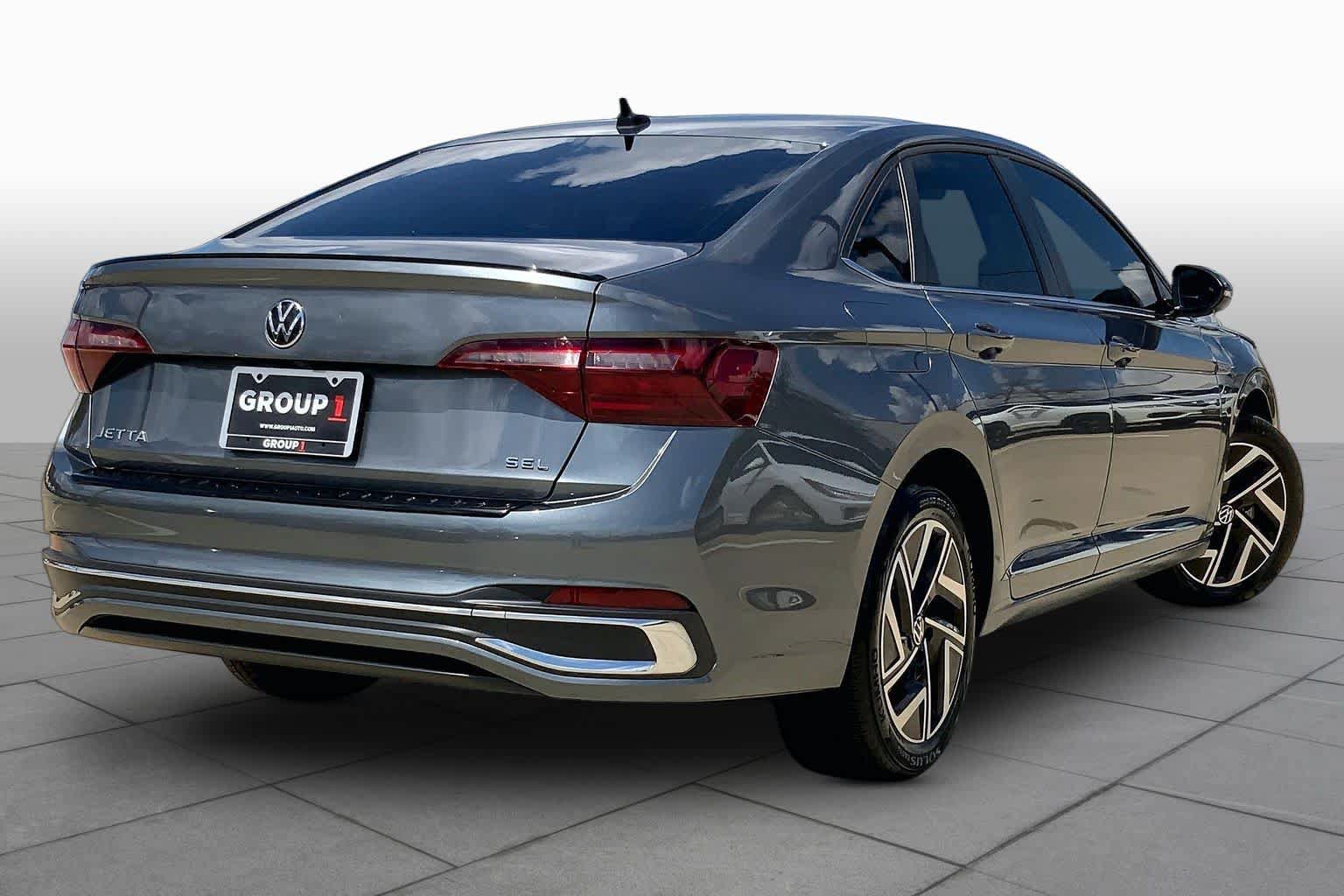 Used 2024 Volkswagen Jetta SEL FWD image 13