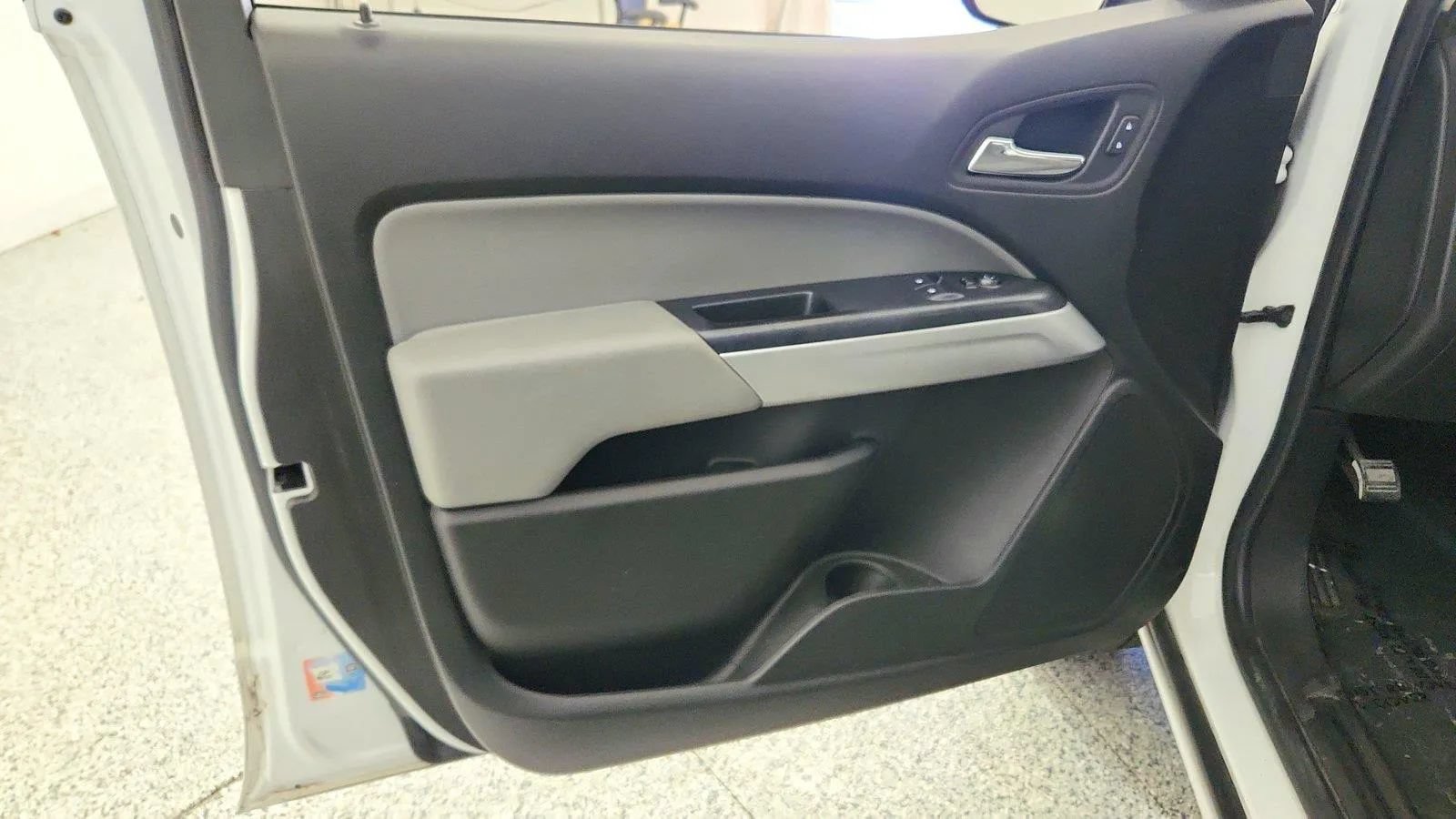 Used 2018 Chevrolet Colorado LT RWD image 23