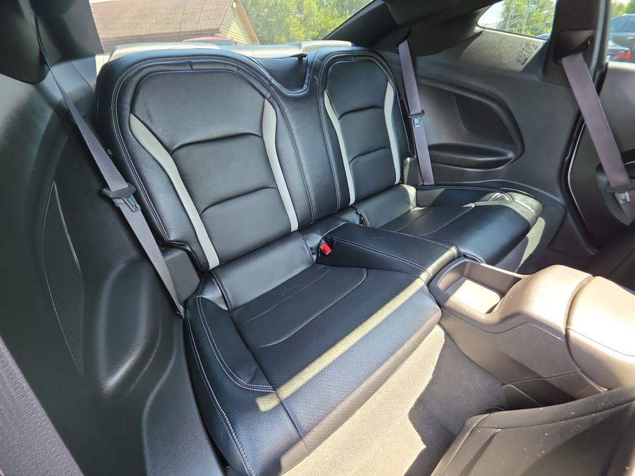 Used 2017 Chevrolet Camaro SS RWD image 7