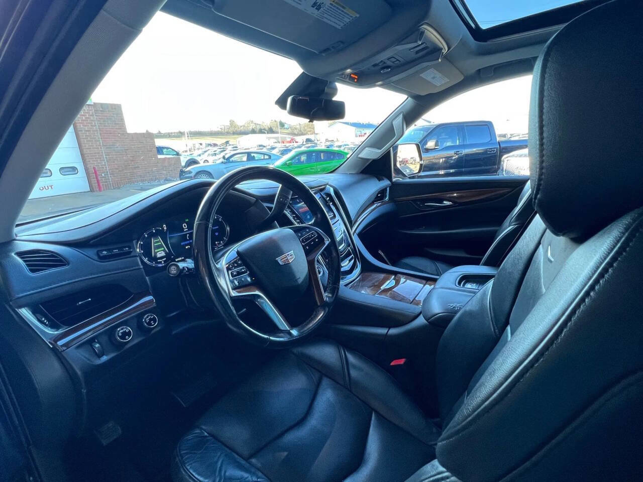 Used 2020 Cadillac Escalade Luxury image 11