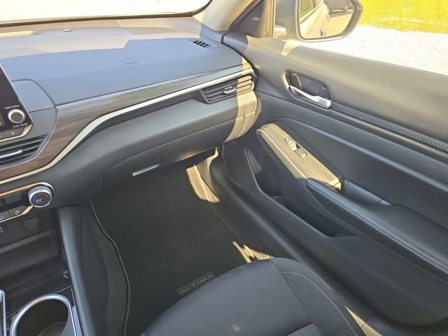 Used 2024 Nissan Altima 2.5 SV image 12
