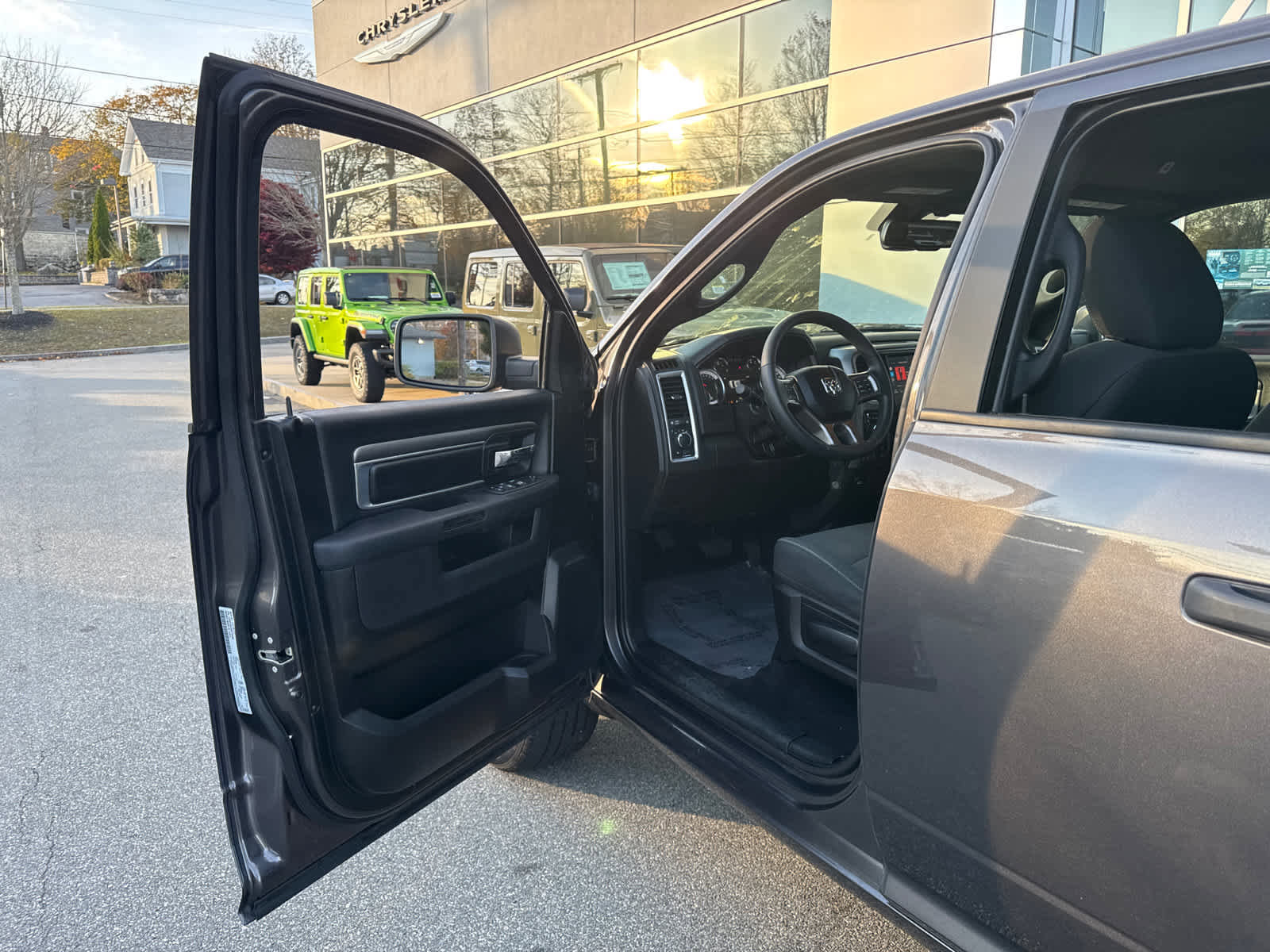 Used 2022 RAM 1500 Classic Warlock w/ Electronics Group image 11