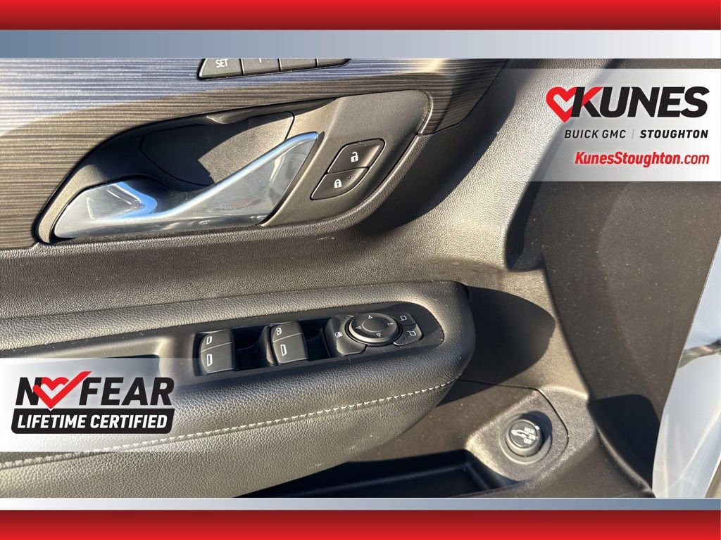 Used 2024 GMC Terrain SLT image 20