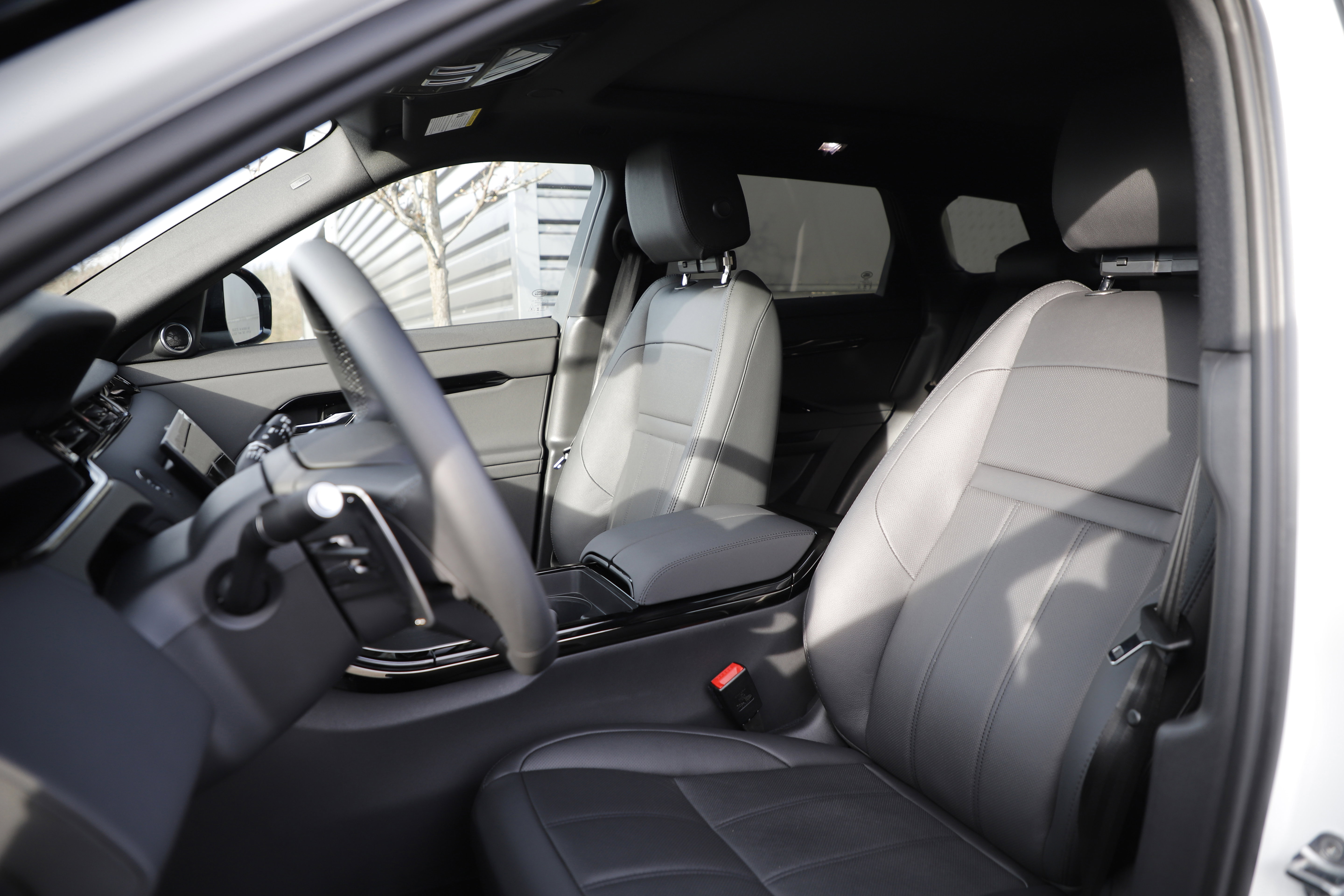 New 2025 Land Rover Range Rover Evoque Dynamic SE image 19