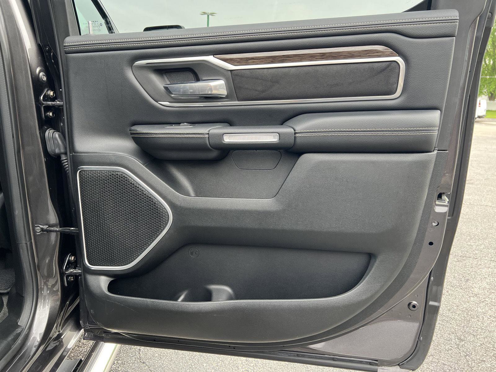 Used 2020 RAM 1500 Laramie AWD/4WD image 18